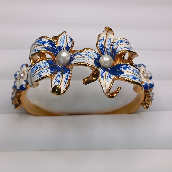 KJL Kenneth Jay Lane Gold/Blue Lily Flower Bracelet - Picture 6 of 9